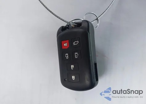 2017 Toyota Sienna Se Premium 8 Passenger z USA, uszkodzony, nr VIN 5TDXZ3DC9HS768210